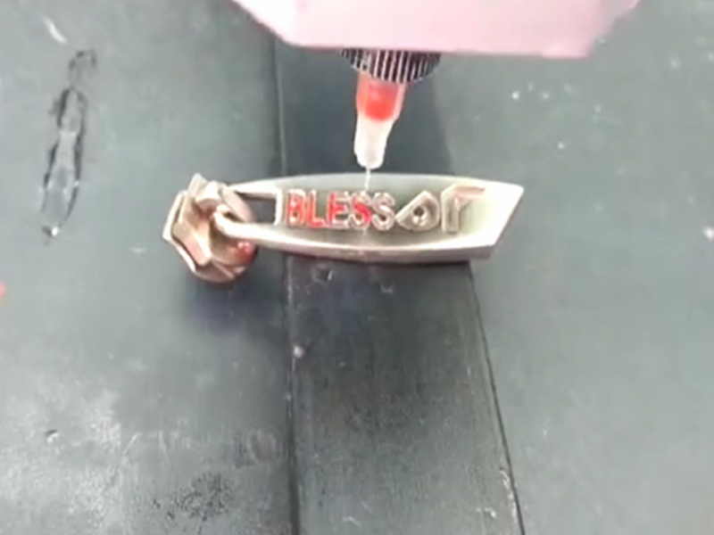 拉鏈視覺點(diǎn)漆上色機(jī)視頻
